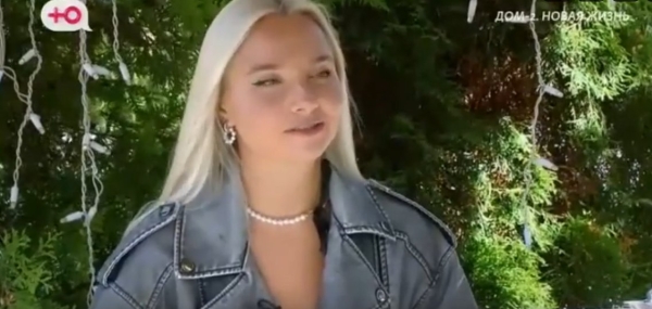 Филиппова пожаловалась своей маме на агрессию Луковкина Филиппова пожаловалась своей маме на агрессию Луковкина