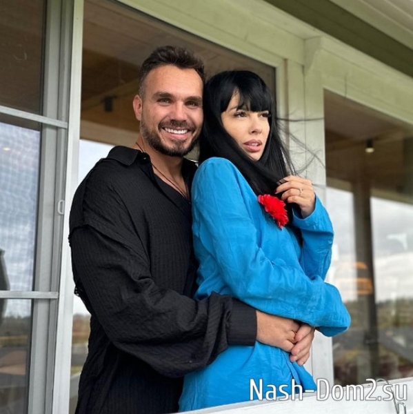 Нелли Ермолаева: Первые вечера были неловкие Нелли Ермолаева: Первые вечера были неловкие