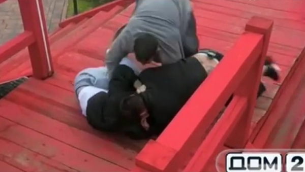 Элина Рахимова столкнула лбами Гуранду и Кристиана До Вана Элина Рахимова столкнула лбами Гуранду и Кристиана До Вана