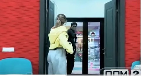 Элина Рахимова столкнула лбами Гуранду и Кристиана До Вана Элина Рахимова столкнула лбами Гуранду и Кристиана До Вана