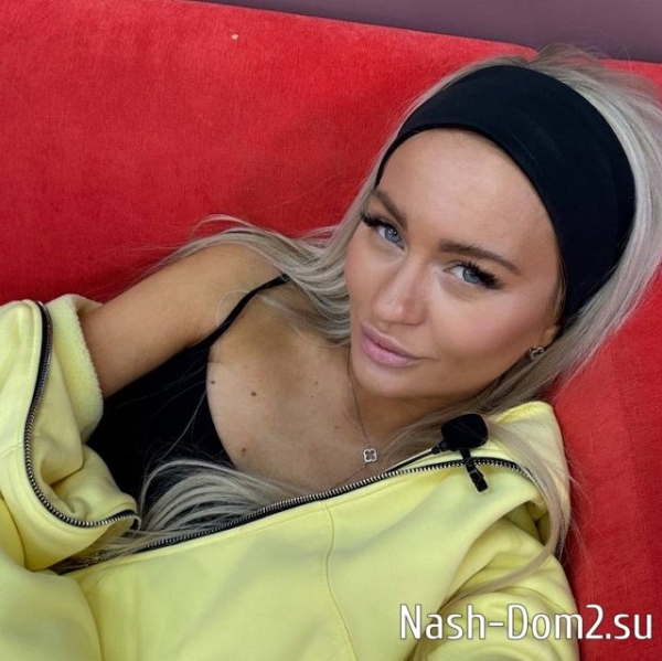 Элина Рахимова отдыхает от ссор с Никитой Гуранда
