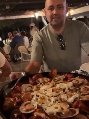 Кристина Бухынбалтэ отдыхает с компанией друзей на Ибице Кристина Бухынбалтэ отдыхает с компанией друзей на Ибице