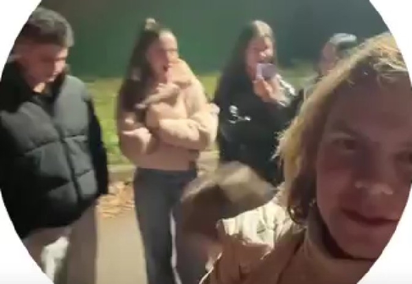 Дмитрий Гачмин из-за Вани Китаева отметил 21-летие под забором