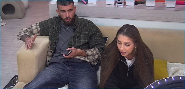 Как Игорь Григорьев с невестой Квашниковой обручальные кольца выбирали Как Игорь Григорьев с невестой Квашниковой обручальные кольца выбирали