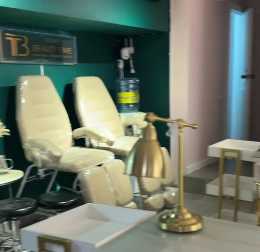 Клавдия Безверхова набирает специалистов для салона красоты Клавдия Безверхова набирает специалистов для салона красоты