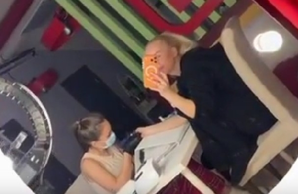 Элина Рахимова не хочет лицемерных поздравлений от участников Дома 2 в день рождения Элина Рахимова не хочет лицемерных поздравлений от участников Дома 2 в день рождения