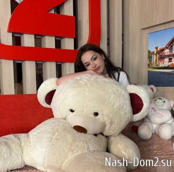 Виктории Андреевой стоит поберечь свои волосы