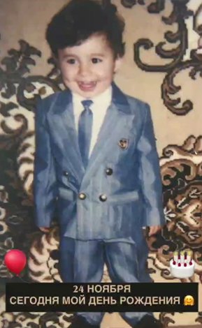 Арай Чобанян отмечает 33-летие с двумя сыновьями