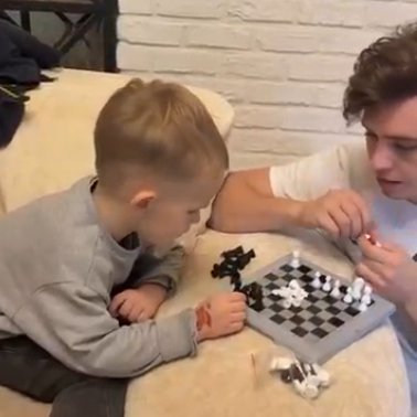 Клавдия Безверхова отказалась от разборок с мамой в эфире "Пусть говорят" Клавдия Безверхова отказалась от разборок с мамой в эфире "Пусть говорят"