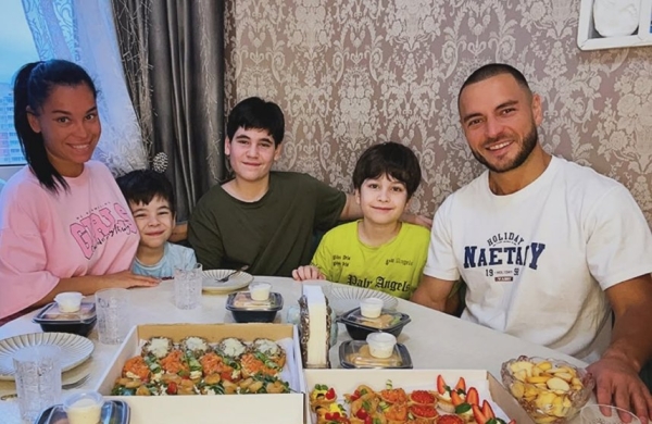 Тигран Салибеков и Юлия Колисниченко поздравили младшего сына Баграта с 7-летием