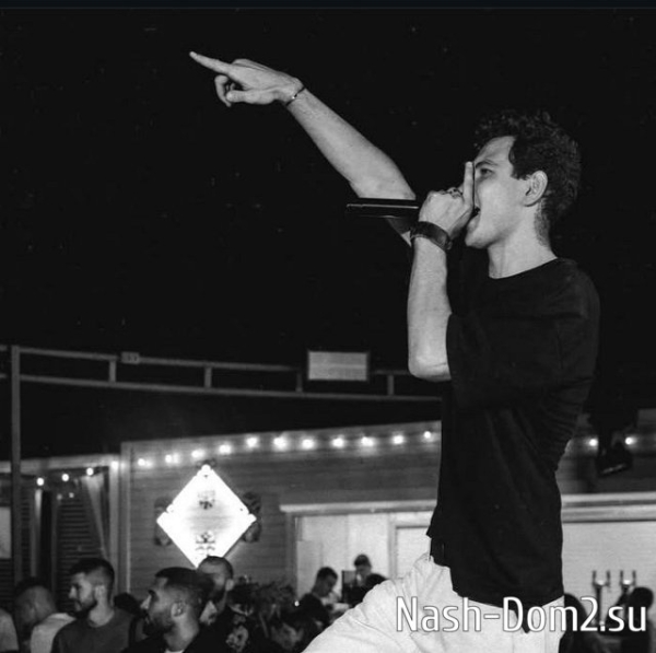 Роман Кузин передумал ухаживать за Элиной Рахимовой Роман Кузин передумал ухаживать за Элиной Рахимовой