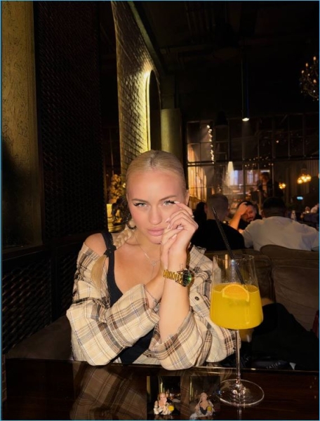 От Элины Рахимовой отказался очередной молодой поклонник От Элины Рахимовой отказался очередной молодой поклонник