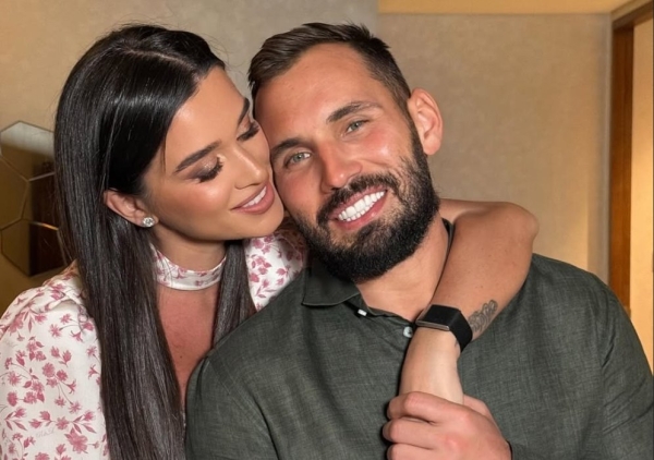 Май Абрикосов посоветовал Николаю Сердюкову слезть с шеи Бородиной Май Абрикосов посоветовал Николаю Сердюкову слезть с шеи Бородиной