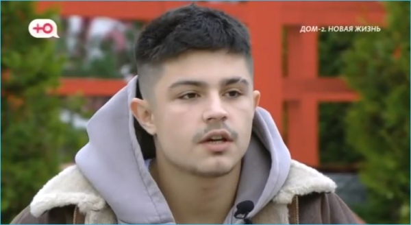 Никиту Гуранду не устраивает полный контроль Элины Рахимовой над его жизнью