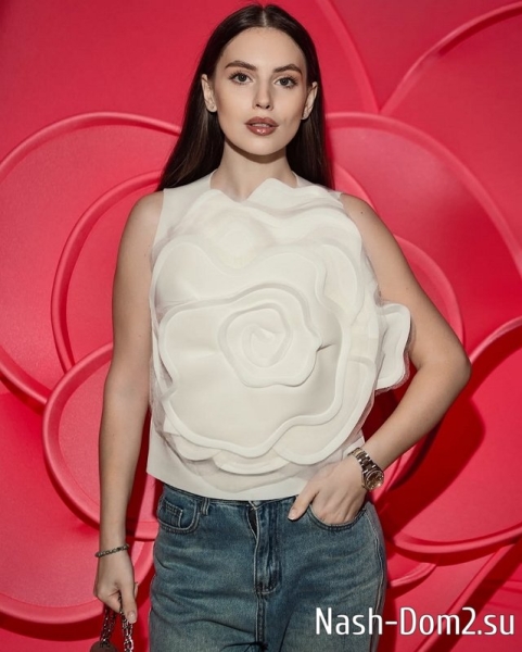 Александра Артёмова: У нас тут с мамой спор Александра Артёмова: У нас тут с мамой спор