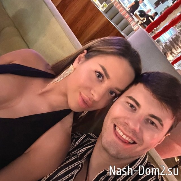 Евгения Хорошева улетела в Дубай, оставит мужа с Луковкиным