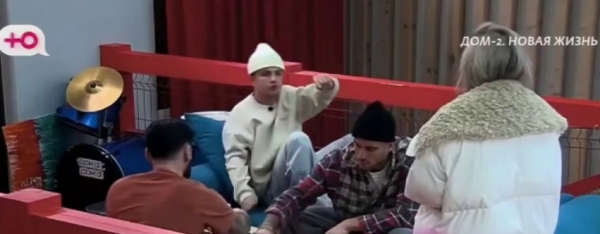 Рахимова и Гуранда поссорились из-за Сергея Хорошева Рахимова и Гуранда поссорились из-за Сергея Хорошева