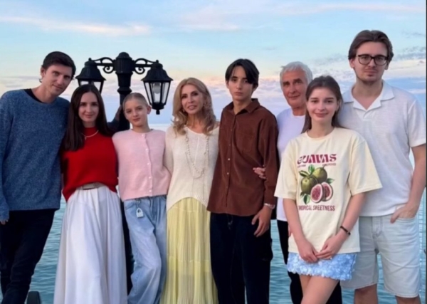 Ирина Агибалова отметила 61 год в кругу семьи