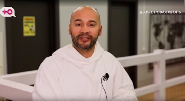 Андрей Черкасов конфликтует с "мамочками" на детских площадках Андрей Черкасов конфликтует с "мамочками" на детских площадках