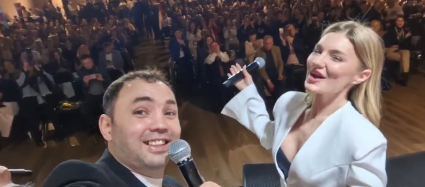 Александр Гобозов побил свой рекорд, выступая 9 часов без передышки Александр Гобозов побил свой рекорд, выступая 9 часов без передышки