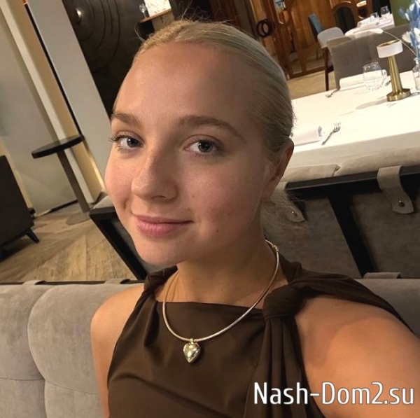 Евгения Хорошева улетела в Дубай, оставив мужа с Луковкиным