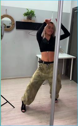 Элина Рахимова плачет от счастья или от унижения, спорят зрители Дома 2 Элина Рахимова плачет от счастья или от унижения, спорят зрители Дома 2