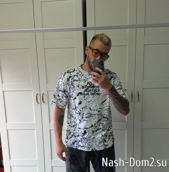 Тигран Салибеков следит за новичками Дома-2 Тигран Салибеков следит за новичками Дома-2