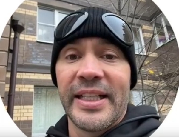 Андрей Черкасов конфликтует с "мамочками" на детских площадках Андрей Черкасов конфликтует с "мамочками" на детских площадках