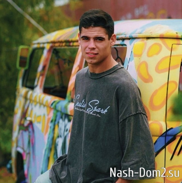 Максим Зарахович не торопится покидать Таиланд