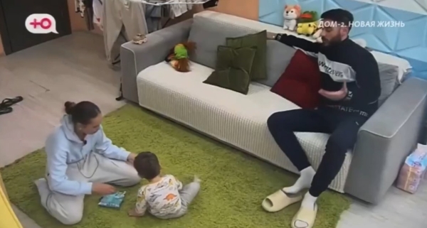 Катя Квашникова не ухаживает за собакой, ей рано становиться матерью, считает Салибеков