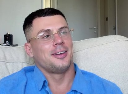 "Крокодил? Некрасиво так говорить!" - Иван Барзиков пожелал счастья Лизе Полыгаловой с женихом "Крокодил? Некрасиво так говорить!" - Иван Барзиков пожелал счастья Лизе Полыгаловой с женихом