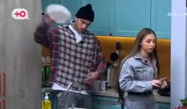 Катя Квашникова призналась, что у неё "квадратная башка"