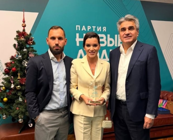 Ксения Бородина редко видится с дочками из-за их учебы в школе Ксения Бородина редко видится с дочками из-за их учебы в школе