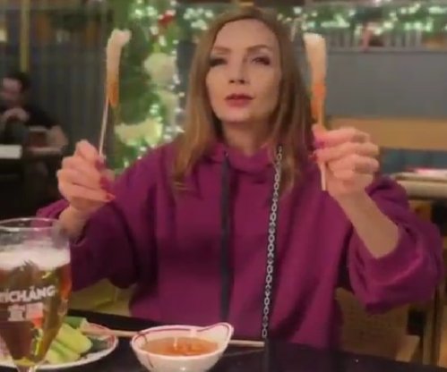 Клавдия Безверхова познакомилась с мамой своего избранника Романа Шкуро Клавдия Безверхова познакомилась с мамой своего избранника Романа Шкуро