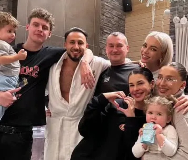 Арай Чобанян готов показывать поклонникам свои новые отношения