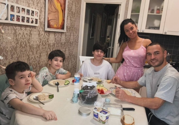 Юлия Колисниченко опровергла слухи о расставании с Константином Волгиным Юлия Колисниченко опровергла слухи о расставании с Константином Волгиным