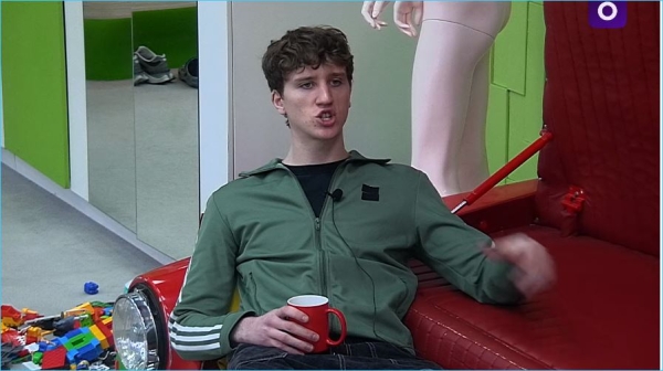 Новая пара Каролины и Жени хотят отобрать комнату у Элины Рахимовой Новая пара Каролины и Жени хотят отобрать комнату у Элины Рахимовой