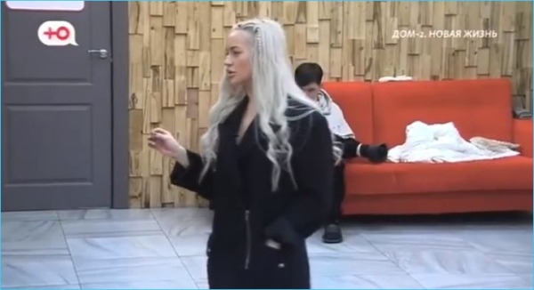 Элина Рахимова не может отказаться от желания давить на Никиту Гуранду Элина Рахимова не может отказаться от желания давить на Никиту Гуранду