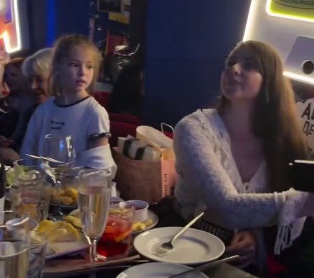 Алёна Рапунцель отметила 29 лет в кругу семьи Алёна Рапунцель отметила 29 лет в кругу семьи