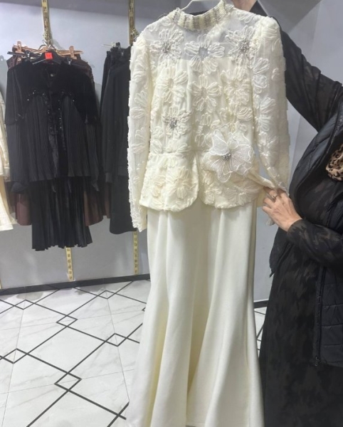 Анна Самонина осталась без красивой одежды и пропустит свадьбу друзей Анна Самонина осталась без красивой одежды и пропустит свадьбу друзей