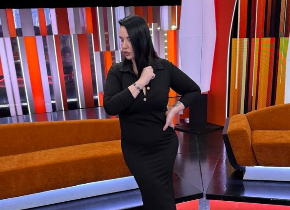 Произошел жуткий скандал у Саши Черно и хейтеров на шоу "Пусть говорят" Произошел жуткий скандал у Саши Черно и хейтеров на шоу "Пусть говорят"