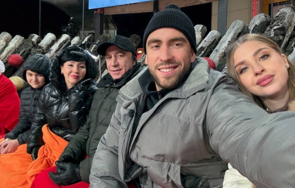 Екатерина Квашникова с радостью проводит время с семьёй Игоря Григорьева Екатерина Квашникова с радостью проводит время с семьёй Игоря Григорьева