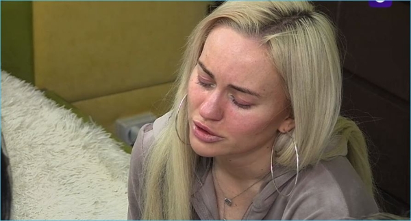 Истерика Элины Рахимовой в эфире не вызвала сочувствия зрителей Дома 2 Истерика Элины Рахимовой в эфире не вызвала сочувствия зрителей Дома 2