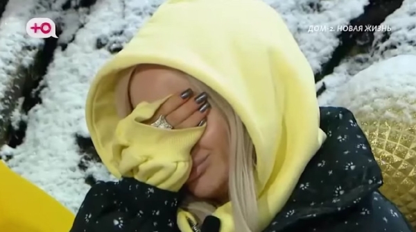 "Кто укушен?" Шаманка разглядела в Элине Рахимовой женщину-вампира "Кто укушен?" Шаманка разглядела в Элине Рахимовой женщину-вампира