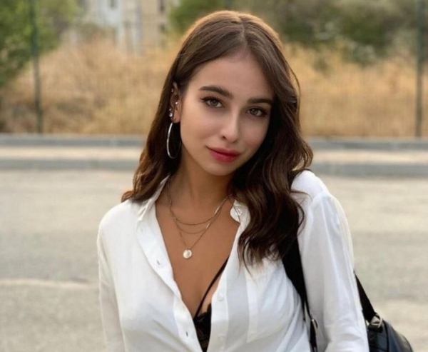 Никита Гуранда надеется удивить новую подругу своей "волшебной палочкой" Никита Гуранда надеется удивить новую подругу своей "волшебной палочкой"