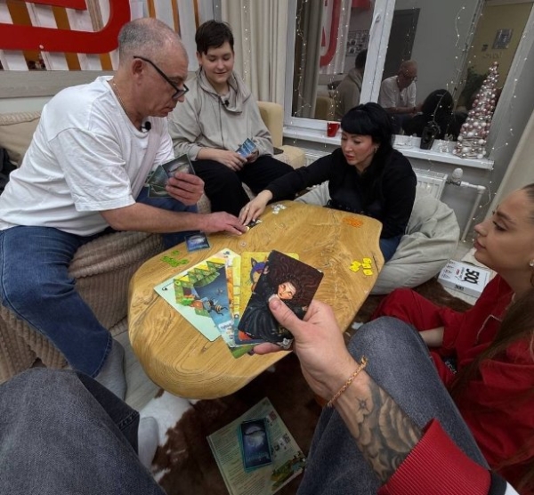 Екатерина Квашникова с радостью проводит время с семьёй Игоря Григорьева Екатерина Квашникова с радостью проводит время с семьёй Игоря Григорьева