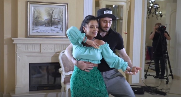 Юлия Колисниченко опровергла слухи о расставании с Константином Волгиным Юлия Колисниченко опровергла слухи о расставании с Константином Волгиным