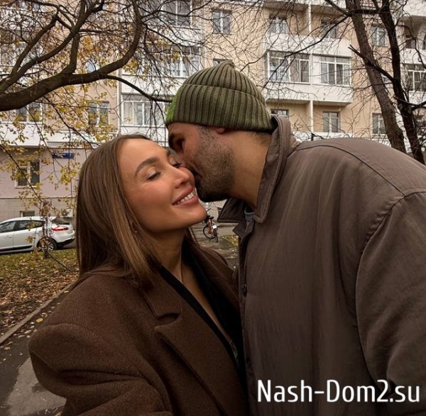 Лиза Полыгалова решила познакомить родителей с женихом Лиза Полыгалова решила познакомить родителей с женихом