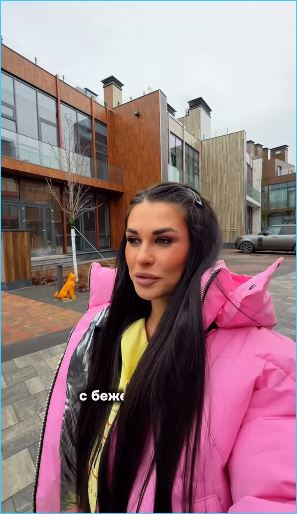 Ирина Пинчук исполнила мечту своей мамы, подарив ей автомобиль Ирина Пинчук исполнила мечту своей мамы, подарив ей автомобиль