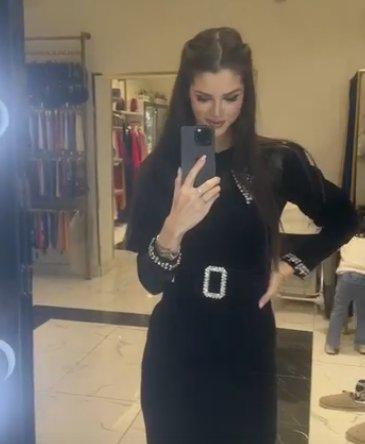 Анна Самонина осталась без красивой одежды и пропустит свадьбу друзей Анна Самонина осталась без красивой одежды и пропустит свадьбу друзей